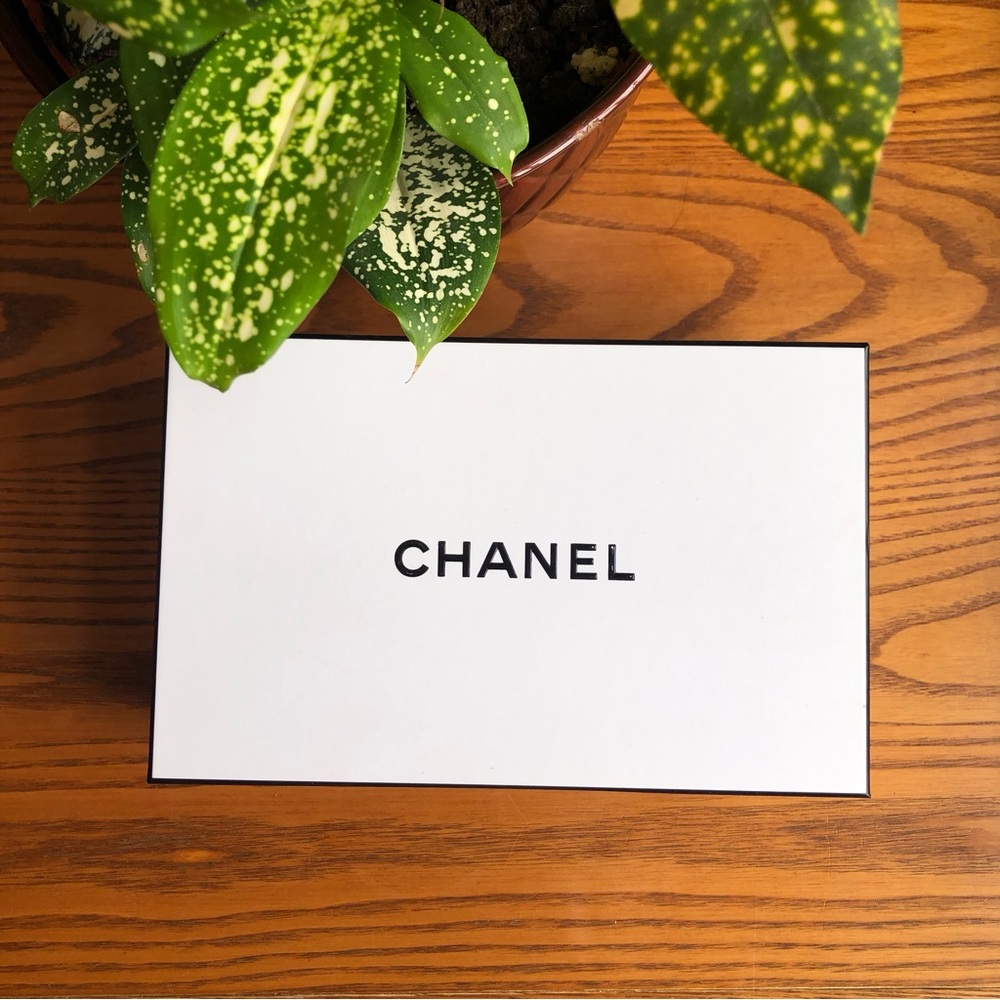 CHANEL Box